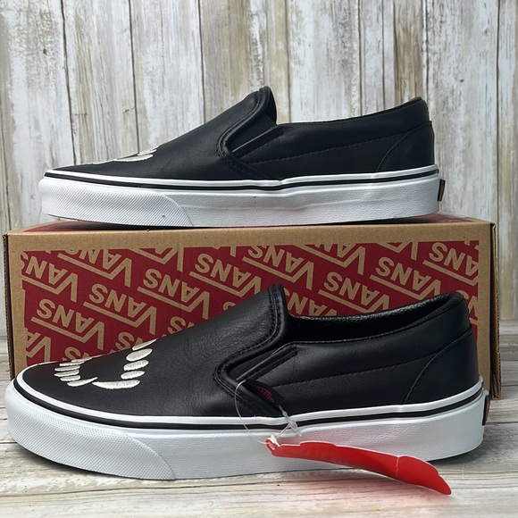 Vans classic slip on Fangs sneaker - Picture 5 of 5